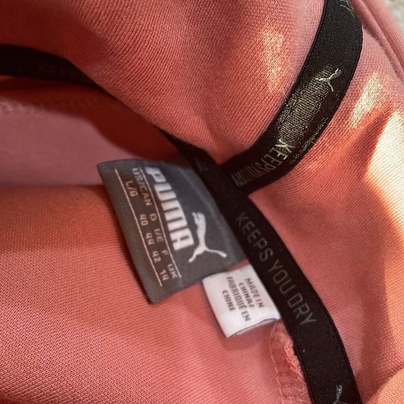 Puma hoodie keep you dry - Picture 8 of 9